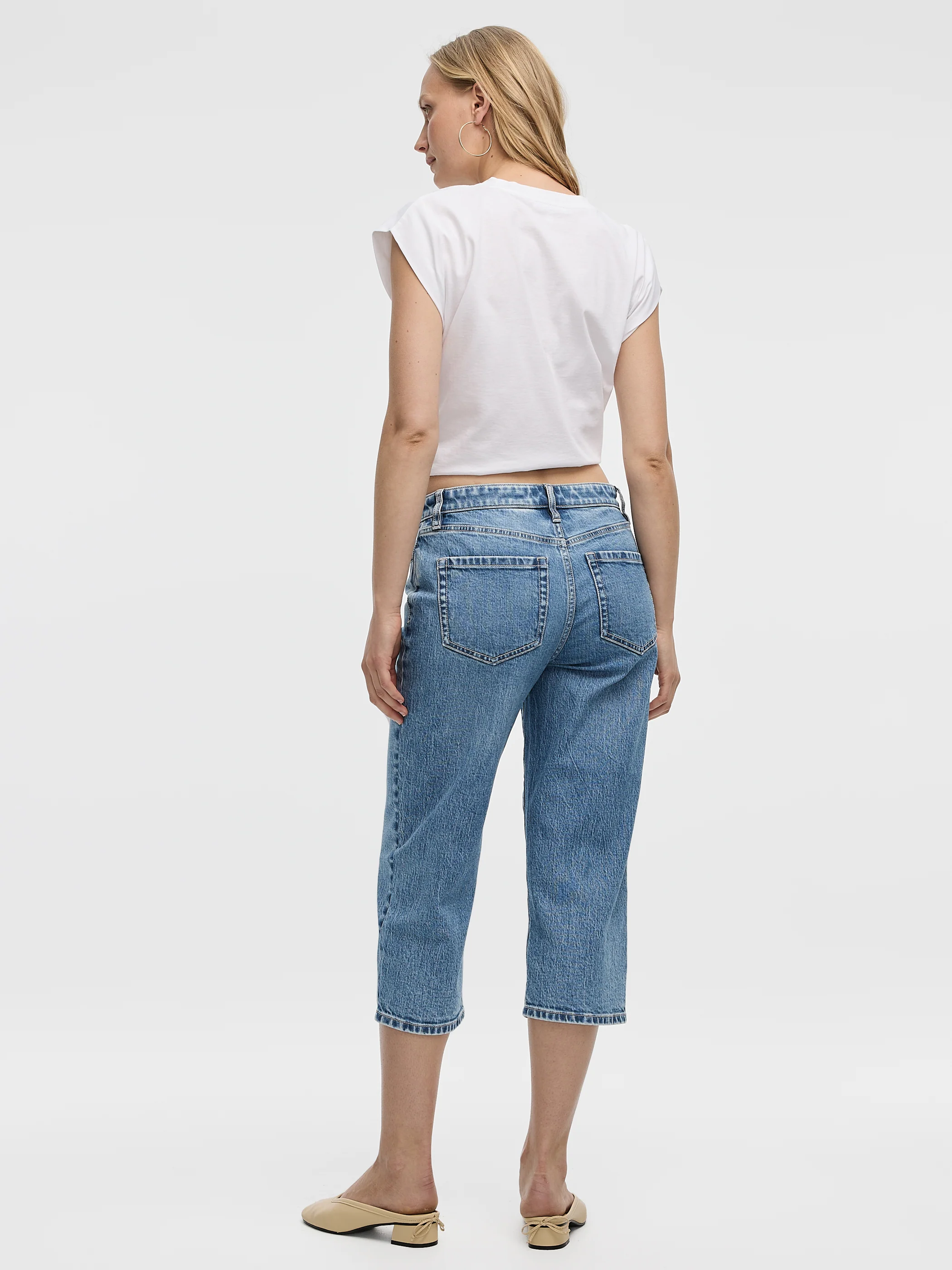 Straight-Leg Mid-Rise Capri Jean - Image 5