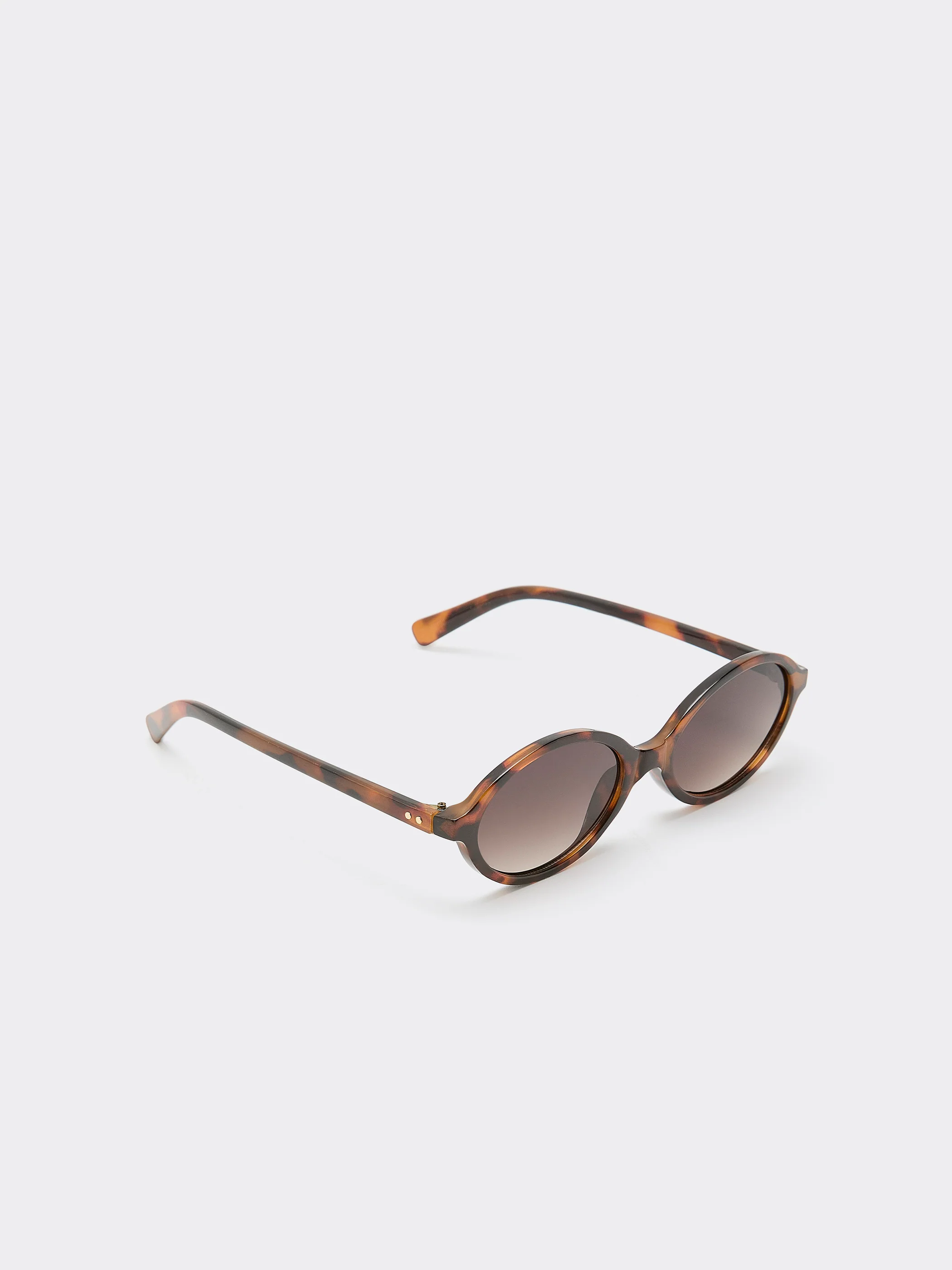 Retro Oval Sunglasses - Image 2