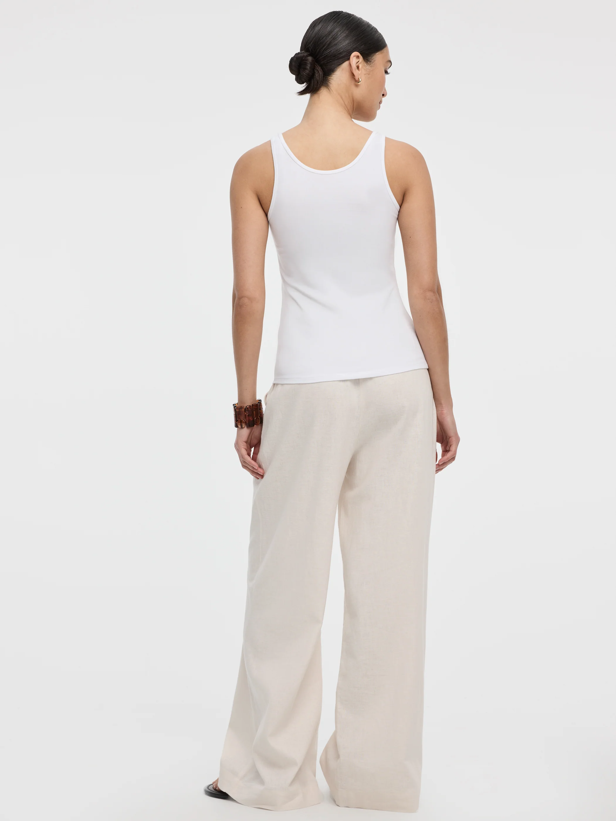 Scoop-Neck Tank Top - R Essentials - Image 3