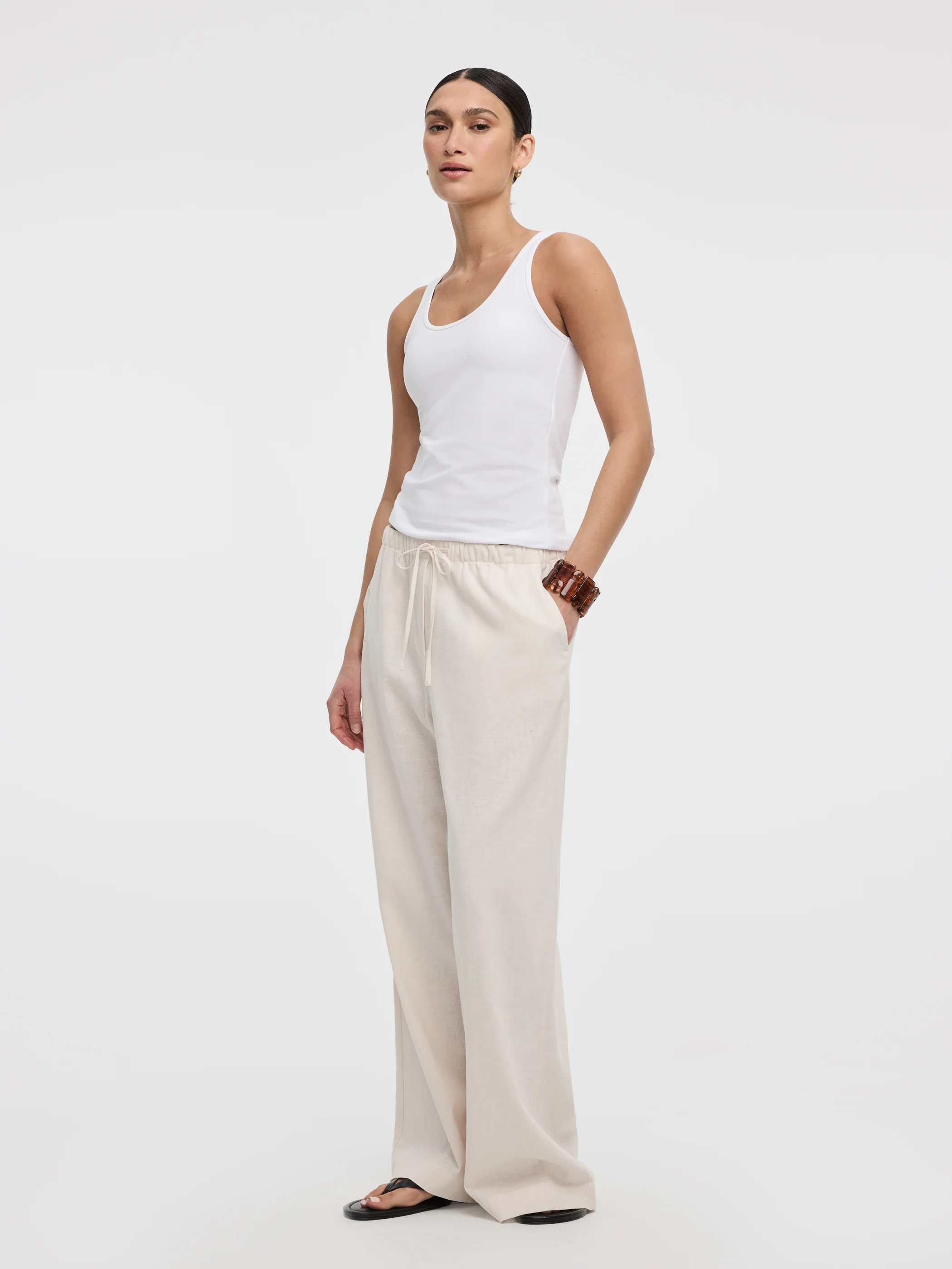Scoop-Neck Tank Top - R Essentials - Image 4