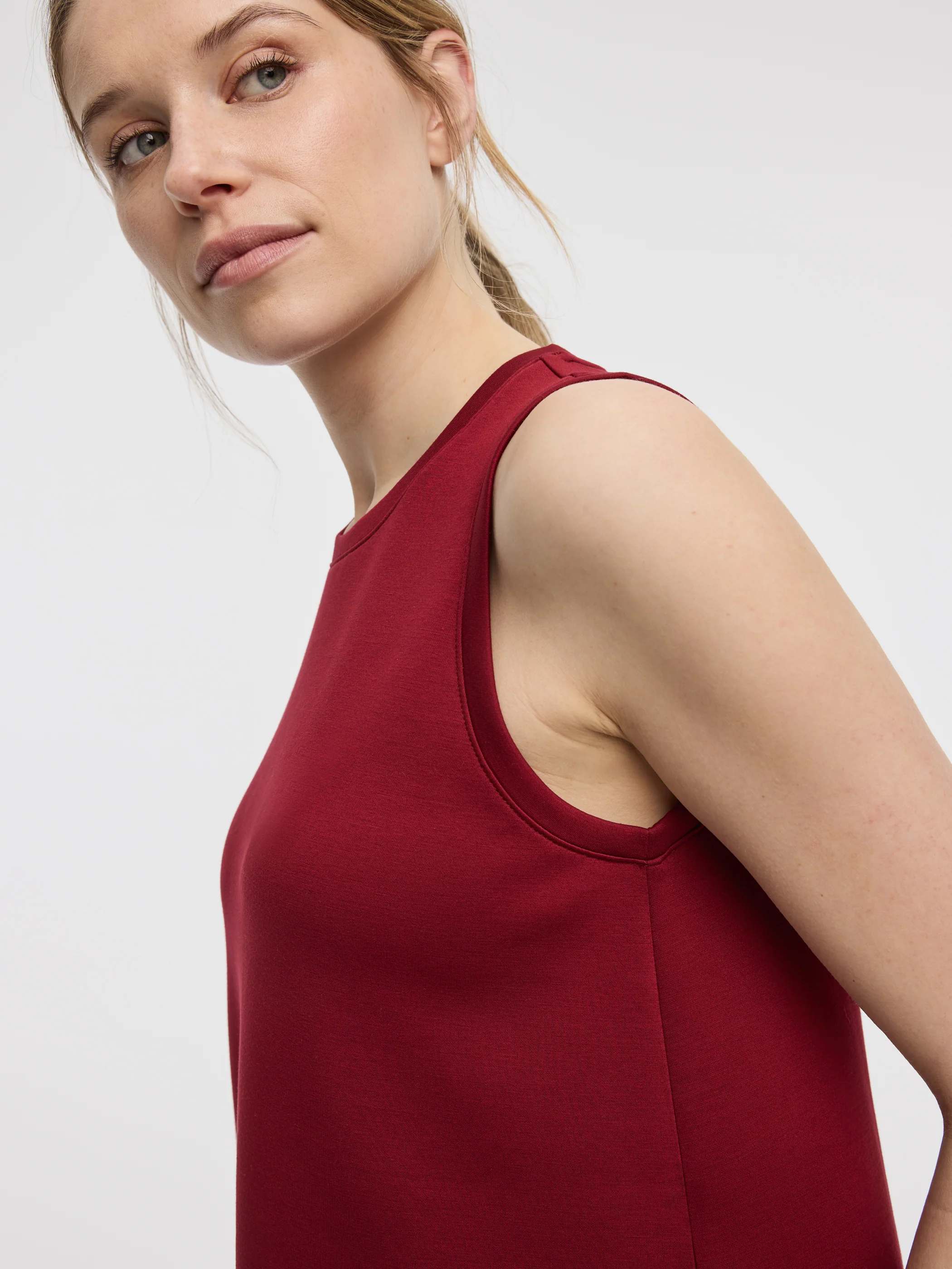 Crew-Neck Tank - HYLUX - Hyba - Image 6