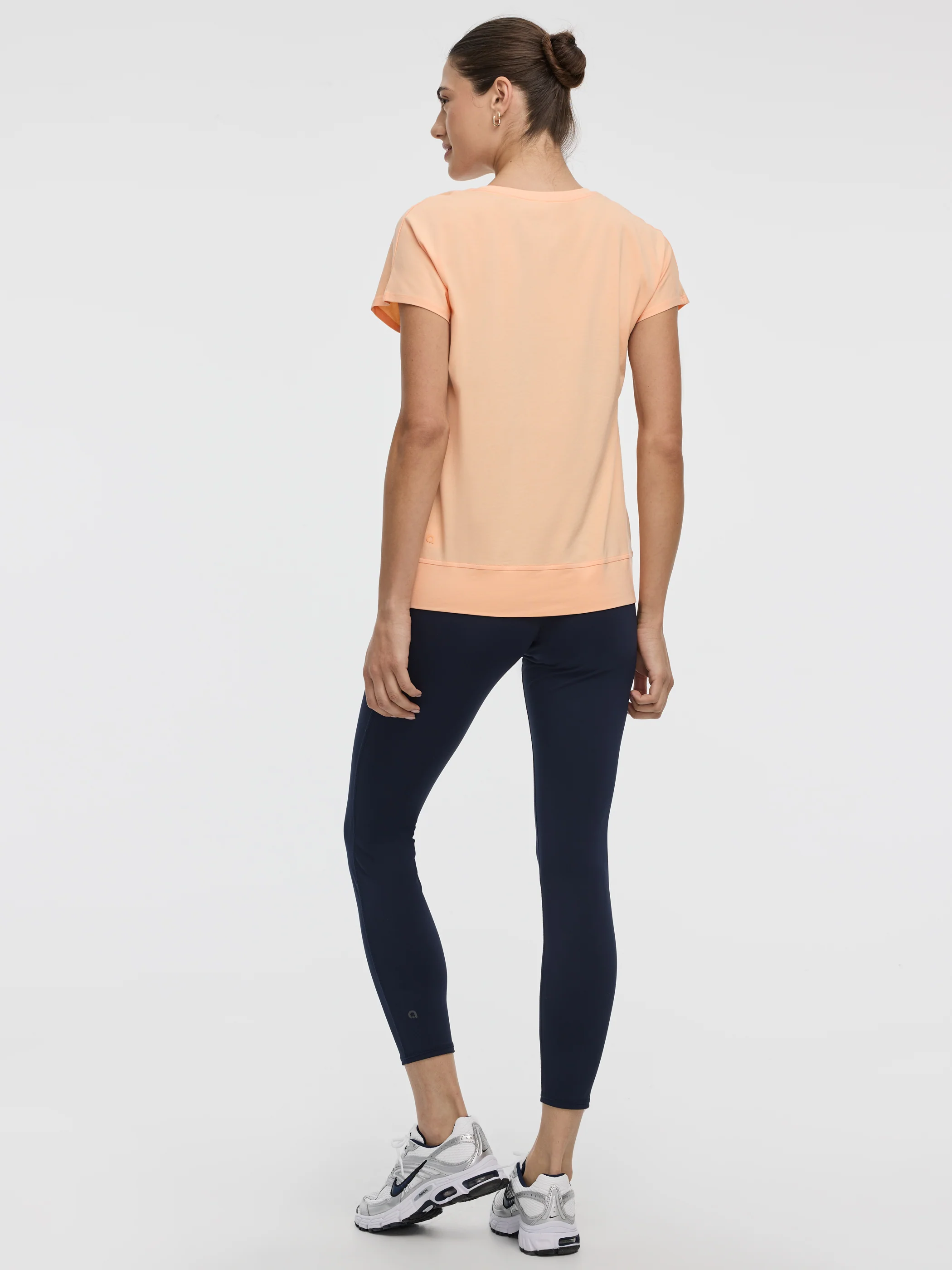 Crew-Neck T-Shirt with Twisted Front - Hyba - Image 3