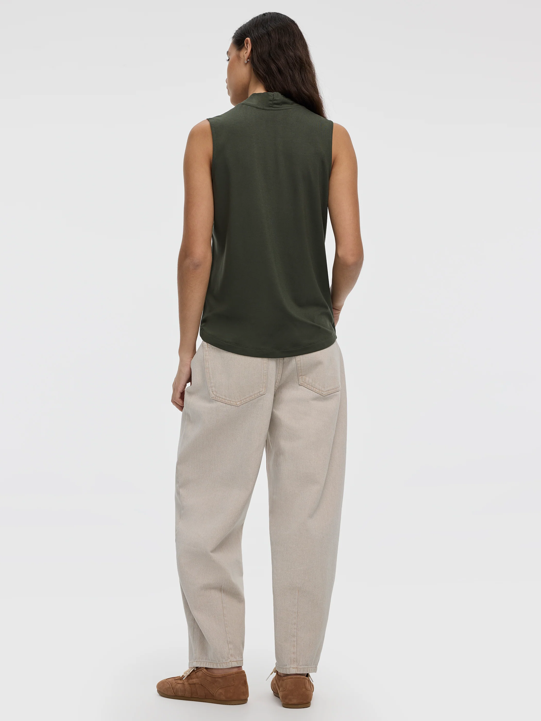 Sleeveless V-Neck Top - Image 19