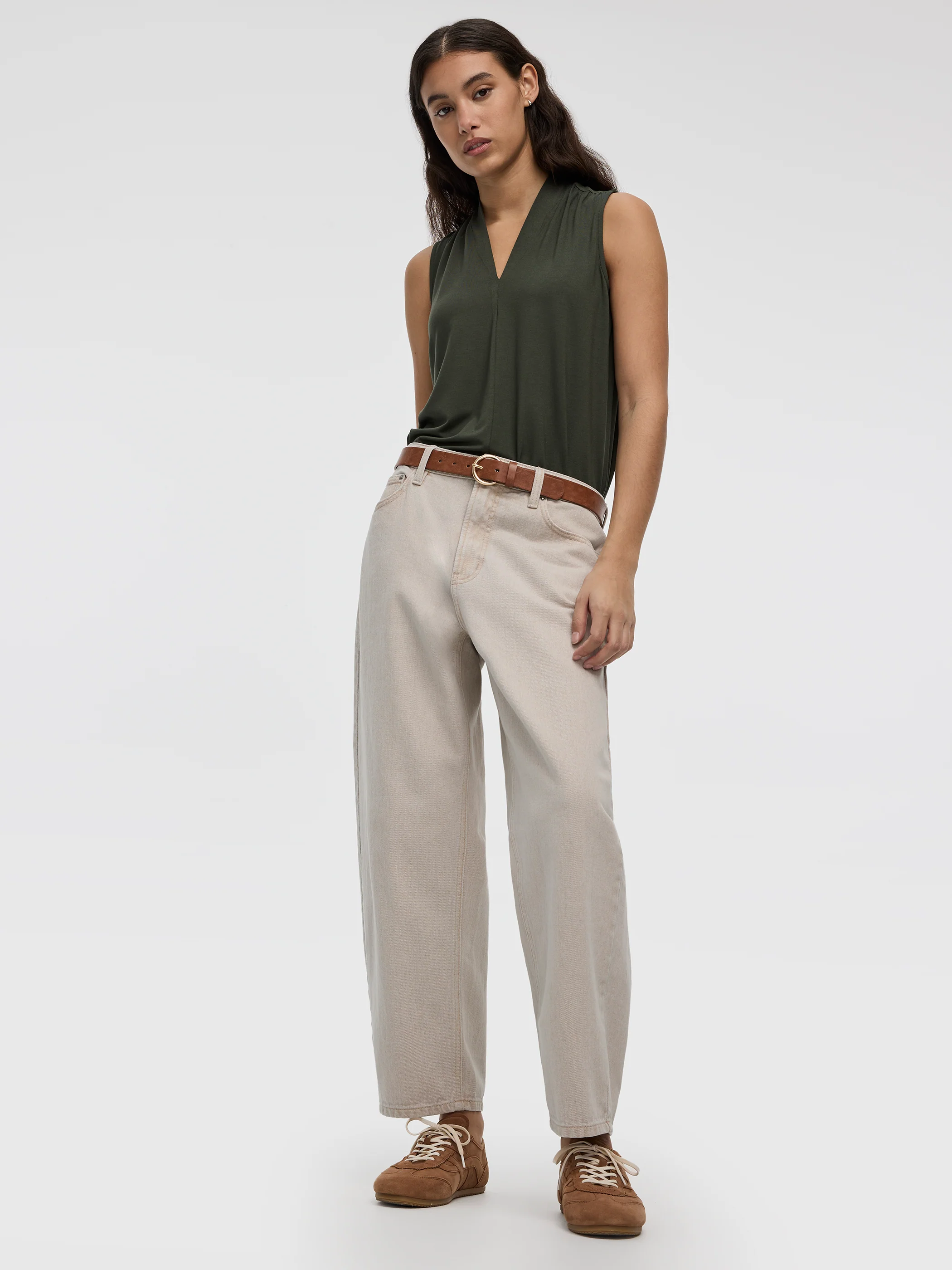 Sleeveless V-Neck Top - Image 20