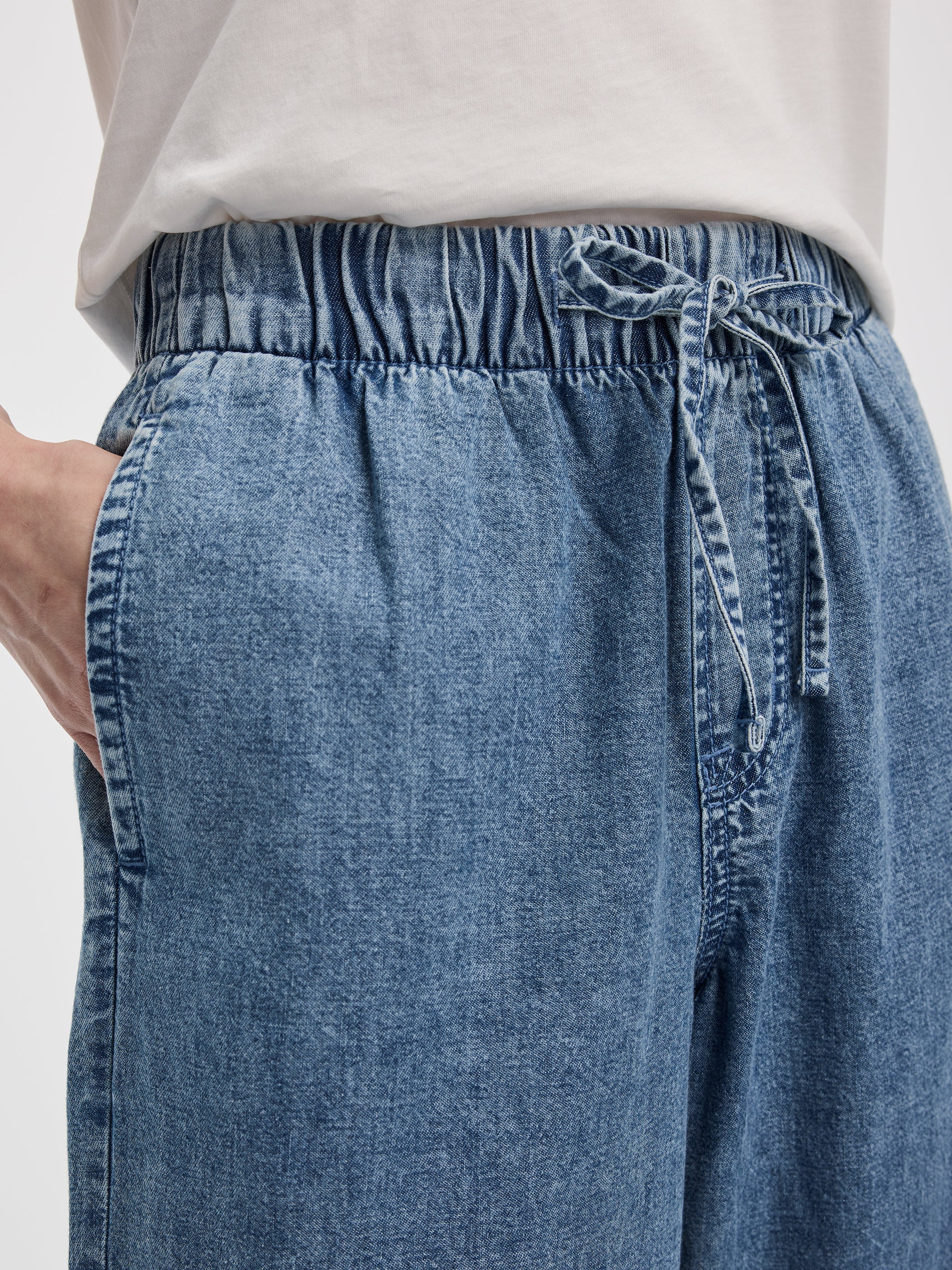 Wide-Leg High-Rise Cropped Denim Pant - Image 3