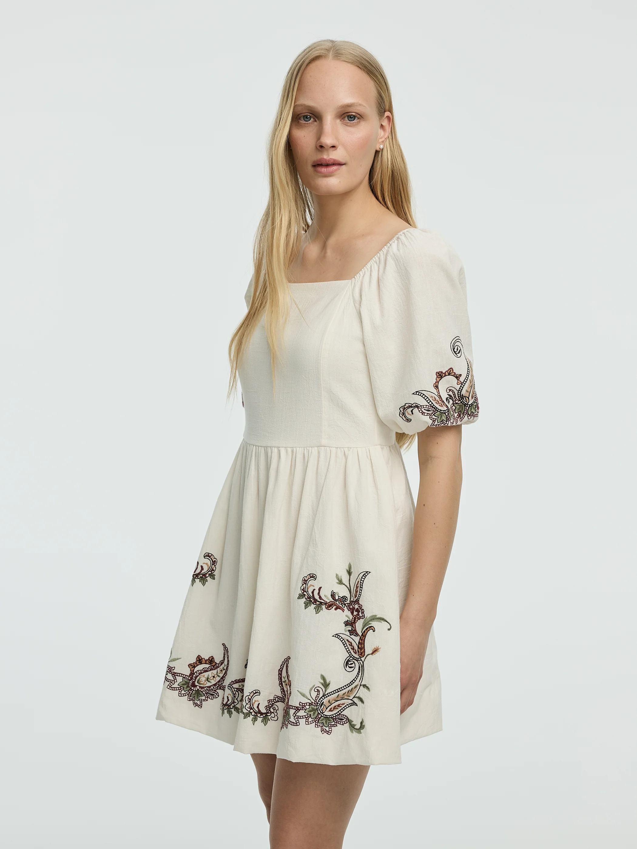 Short-Sleeve Fit-and-Flare Dress with Square Neckline - Image 4