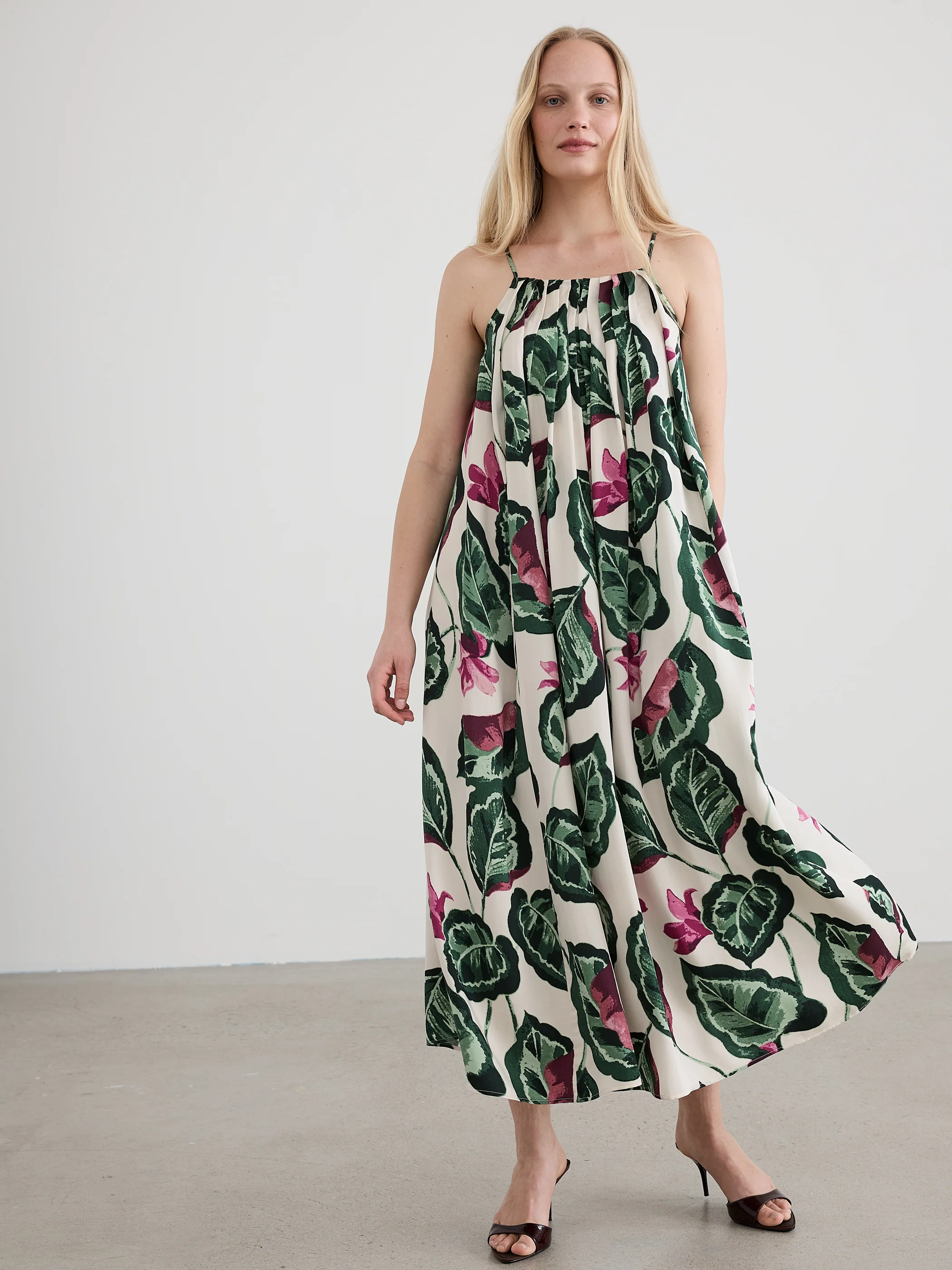 Sleeveless Square-Neck Maxi Dress - Image 4